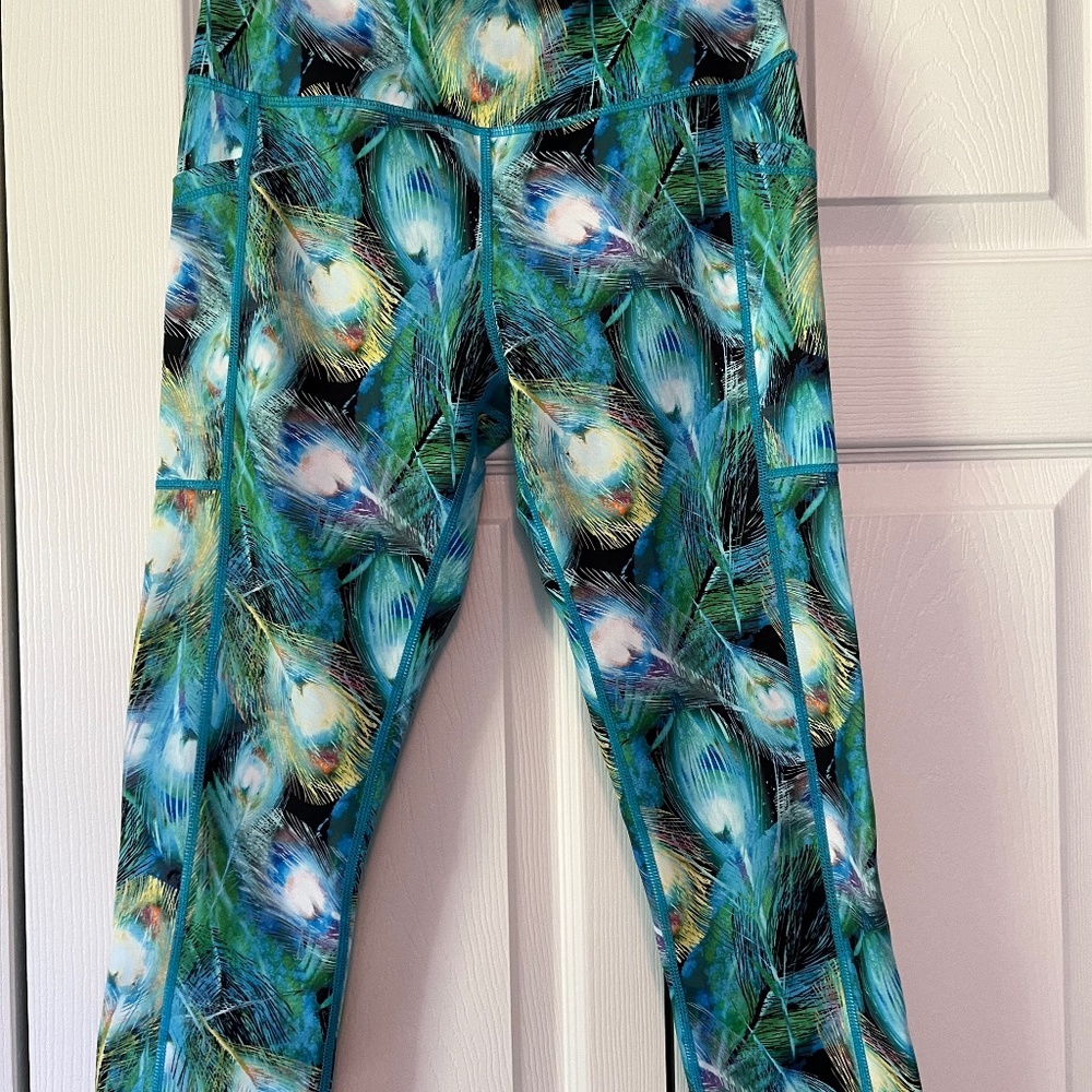 CVG peacock capris